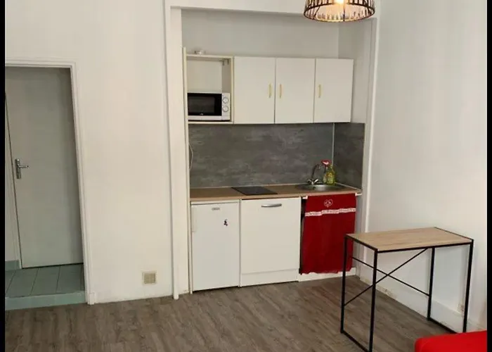 Bon Plan Appartement Top Situation Face Gare Lille Flandres - Vue Sur Rue Faidherbe
